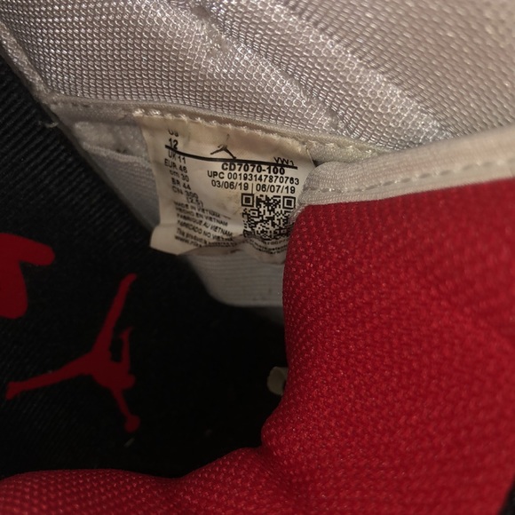 Jordan son of Mars 270. Fantastic condition, white and red, mens size 12. - Picture 5 of 8